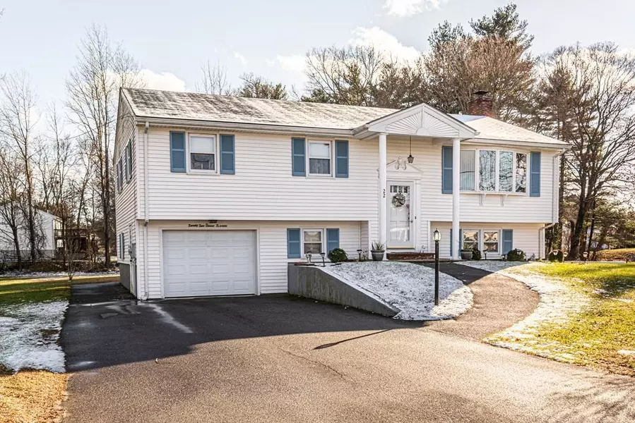 22 Donna Ter, Taunton, MA 02780