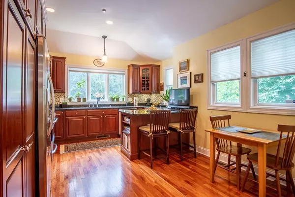 Wakefield, MA 01880,858 Main St #1