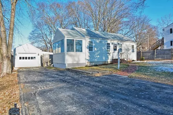 24 Everett St, Plainville, MA 02762