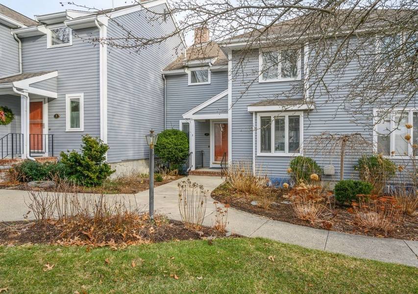 70 Parks St #3, Duxbury, MA 02332