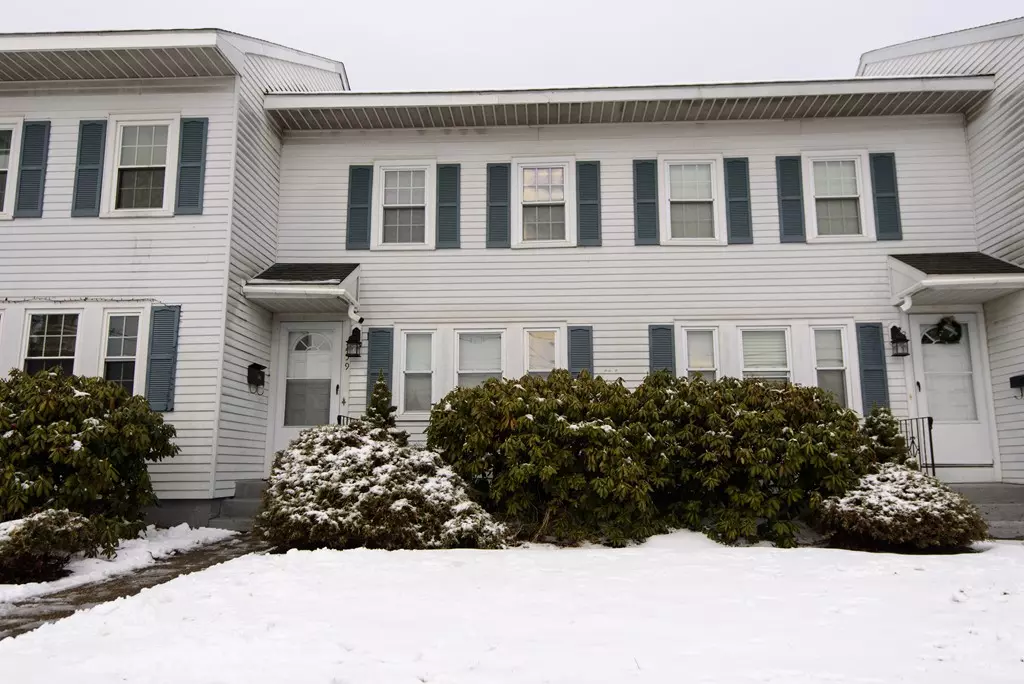 Acton, MA 01720,259 Arlington Street #10A