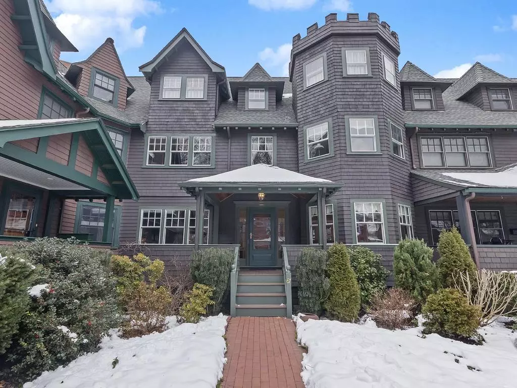 Brookline, MA 02446,67 Griggs Rd