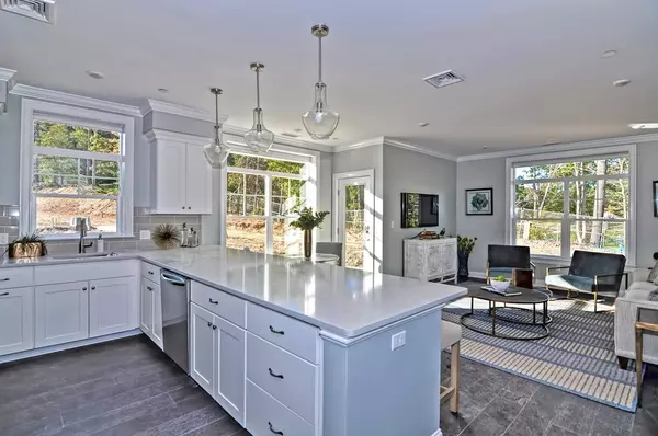 635 Old Post Road - Woodcrest Run #2-206, Sharon, MA 02067