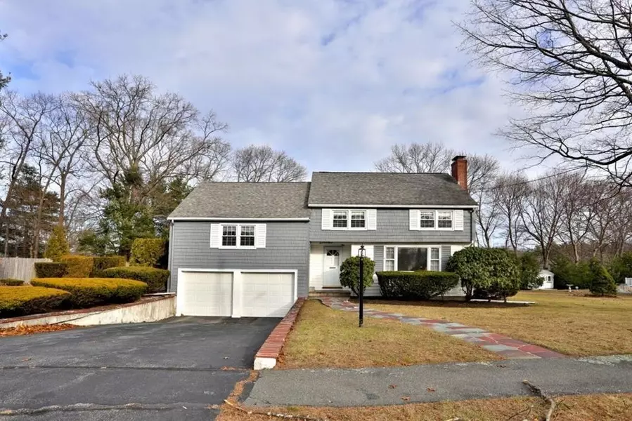 3 Roundy Road, Lynnfield, MA 01940