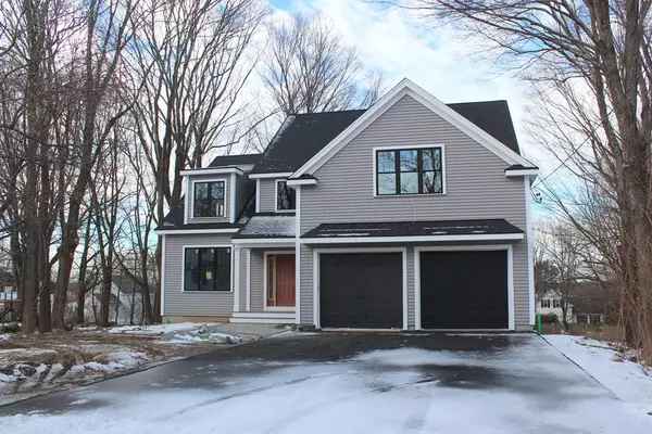 13 Mt Auburn St, Hopkinton, MA 01748