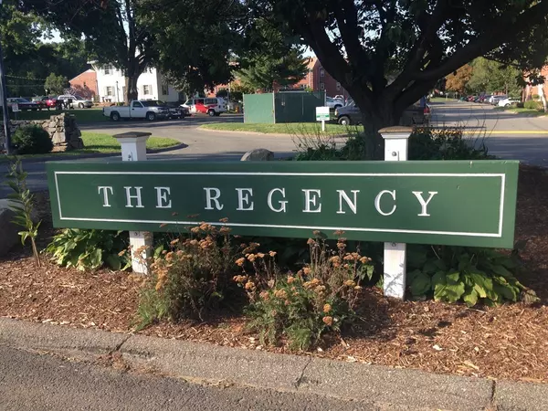 Agawam, MA 01001,122 Regency Park Dr #122