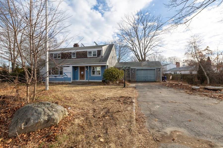 85 Fatima Dr, Warren, RI 02885