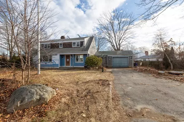 85 Fatima Dr, Warren, RI 02885