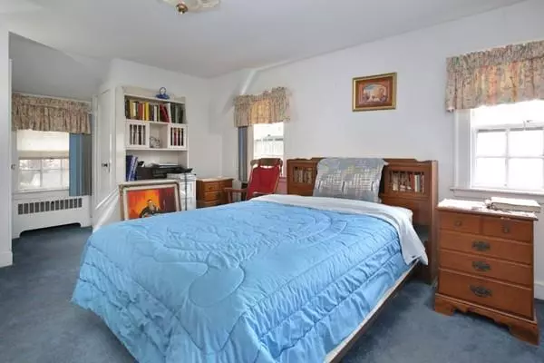 Newton, MA 02459,832 Dedham Street