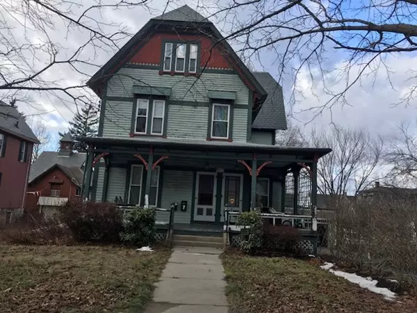 Clinton, MA 01510,276 Chestnut St
