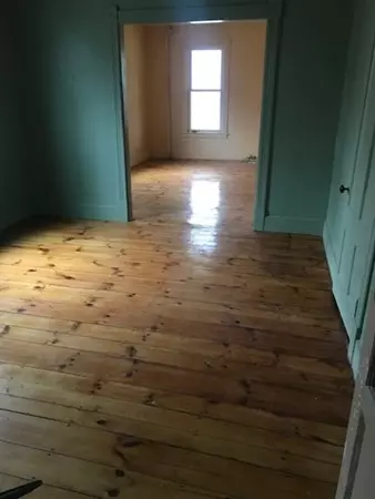 Southbridge, MA 01550,125 Dresser