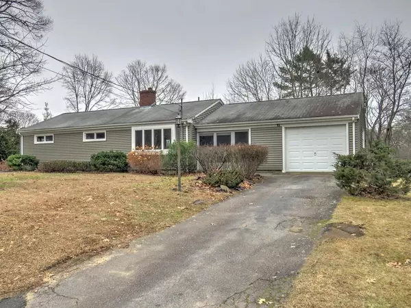 93 Summit Rd, Abington, MA 02351