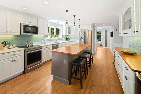 Cohasset, MA 02025,37 Rocky Lane