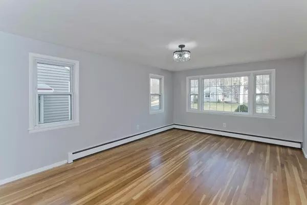 Agawam, MA 01001,15 Clematis Rd