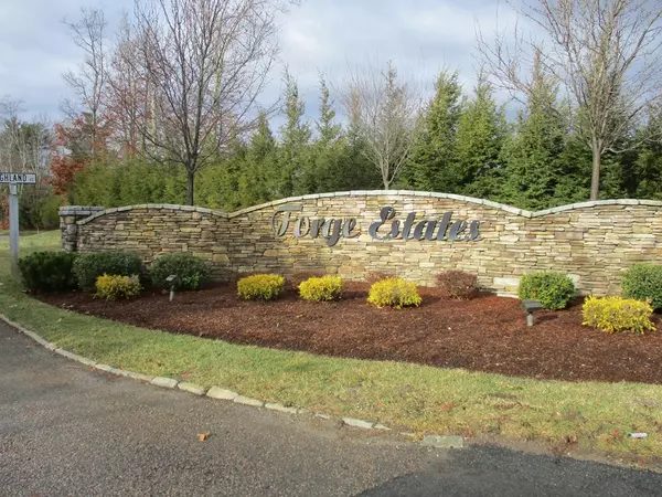 76 Essex Circle #20, Raynham, MA 02767