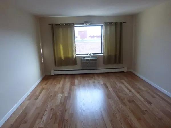 Arlington, MA 02476,9 Ryder Street #24