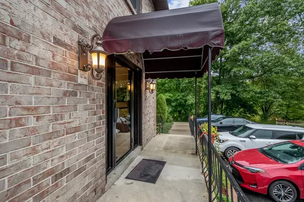 Northborough, MA 01532,59 School St #B24