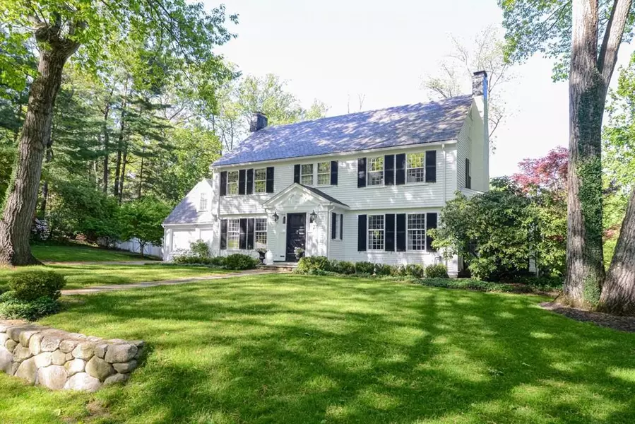 37 Woodcliff Rd, Wellesley, MA 02481