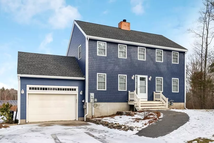 22 Old Elm St, Salisbury, MA 01952