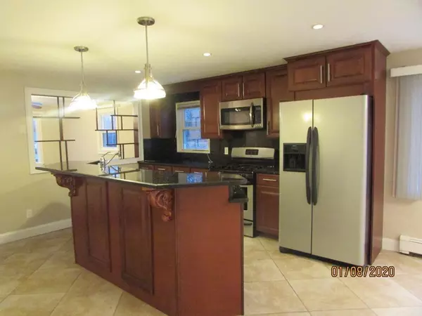 12 Crossman St, Taunton, MA 02780