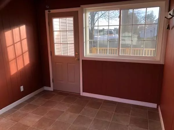 Springfield, MA 01119,17 Frank St