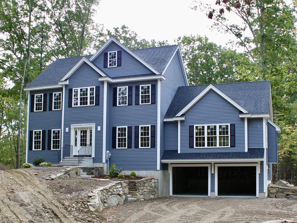63 North St, Groton, MA 01450