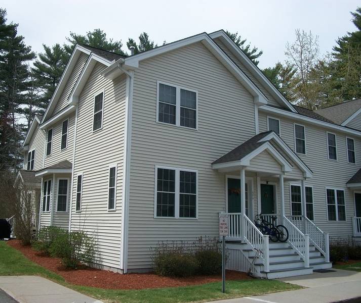 40 Barrington Ave #404, Nashua, NH 03062