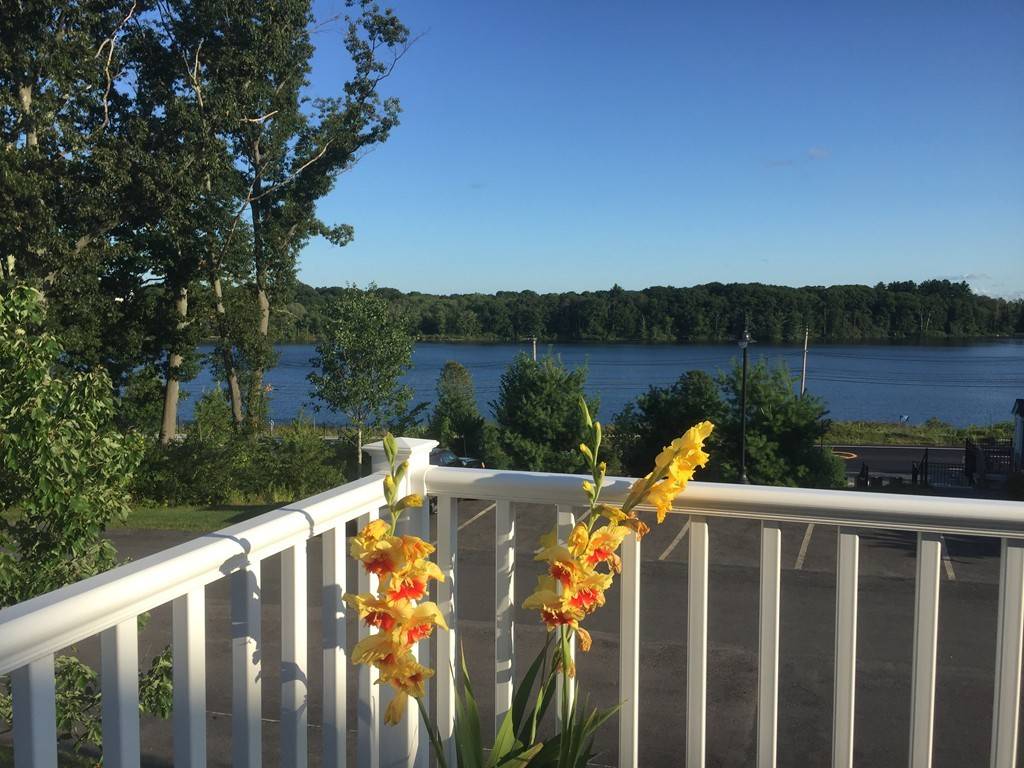 Marlborough, MA 01752,130 Ice House Landing #15A