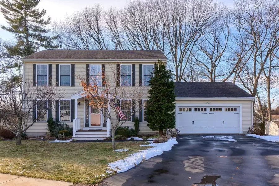 15 Wood Ln, Lawrence, MA 01843