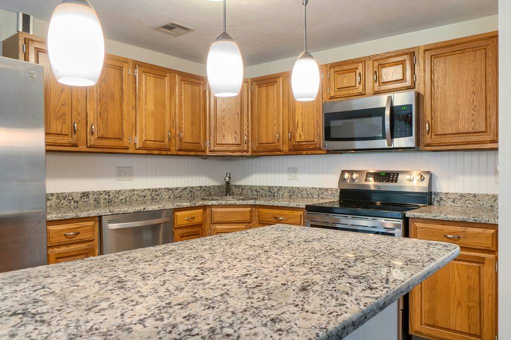 Clinton, MA 01510,111 Ridgefield Cir #C