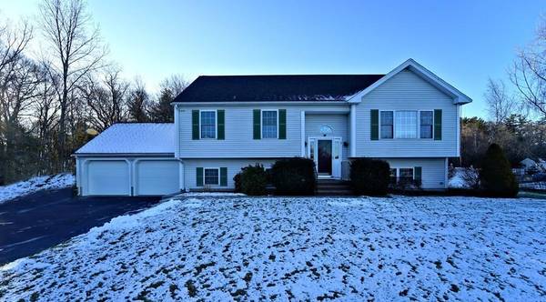 2 Hamilton Way, Holbrook, MA 02343