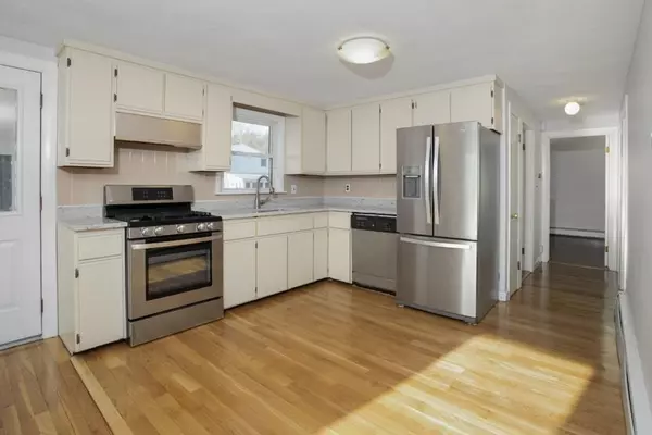 Saugus, MA 01906,11 Floyd St