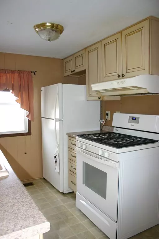 Plainville, MA 02762,4 Robert Road