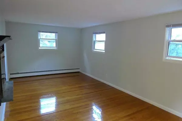 Newton, MA 02464,19 Thurston Road
