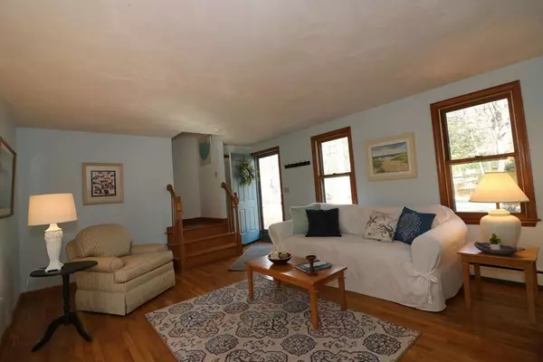 Orleans, MA 02653,19 Beginners Ln