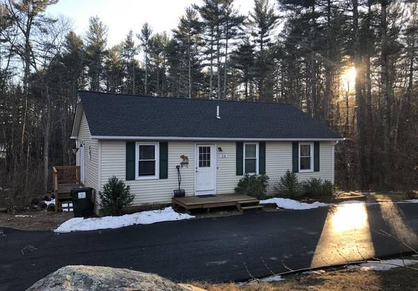 28 Crawford Rd, Oakham, MA 01068