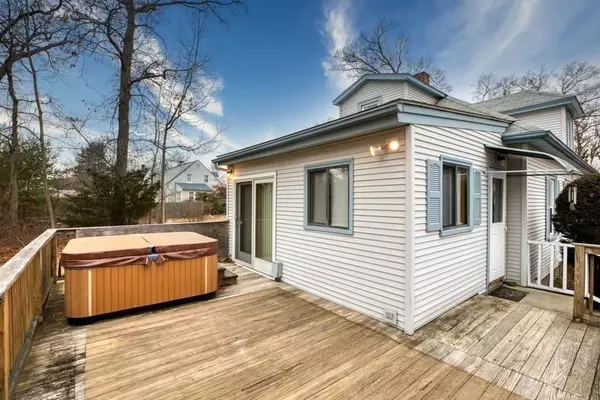 Agawam, MA 01001,32 Center St