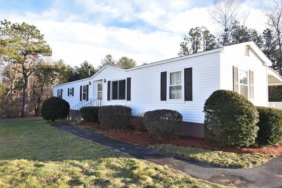 66 Pinehurst Dr, Plymouth, MA 02360