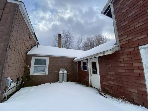 Royalston, MA 01368,9 Frye Hill Rd