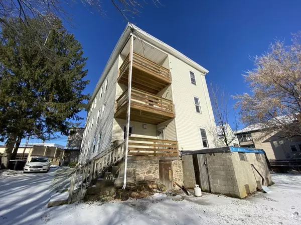 Southbridge, MA 01550,98 Charlton St