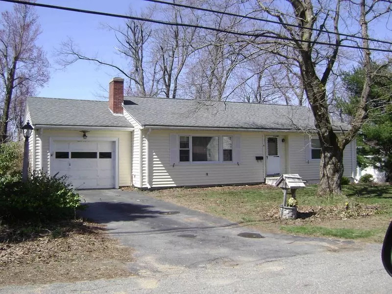 6 Crestwood Rd, Paxton, MA 01612