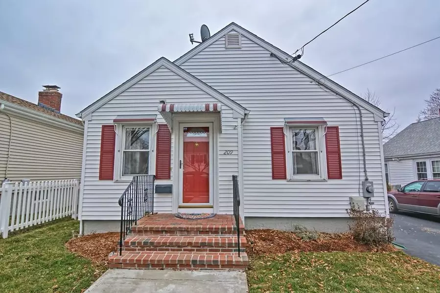 209 Grassmere Ave, East Providence, RI 02914