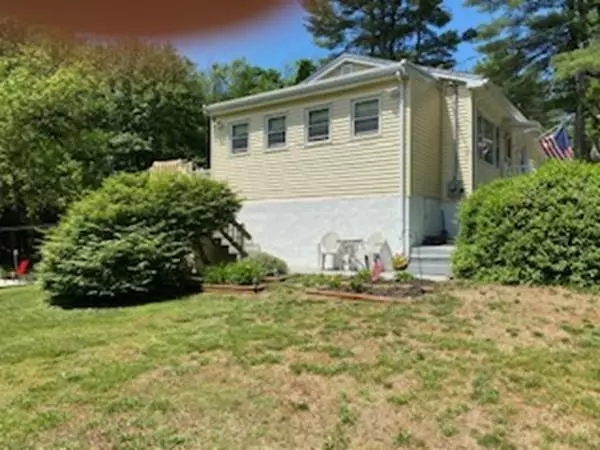 North Andover, MA 01845,597 Foster