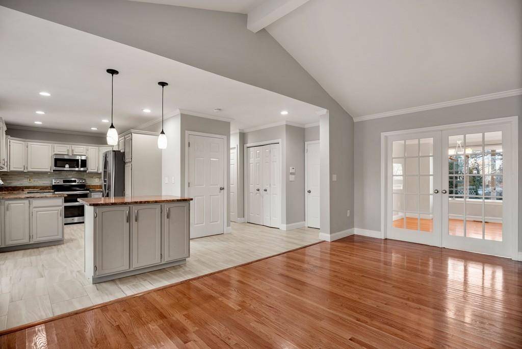 Saugus, MA 01906,21 Blacksmith Way