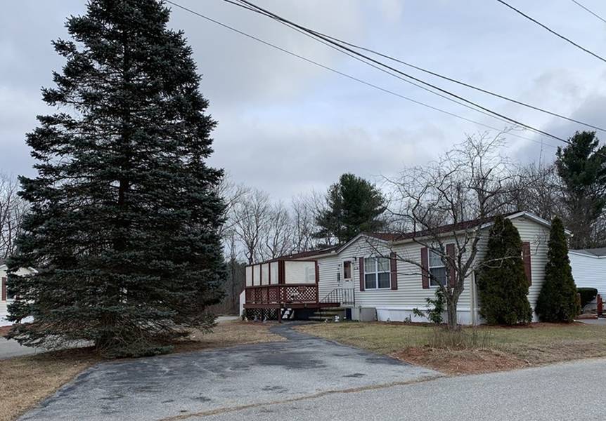 211 Shoreline Drive, Tewksbury, MA 01876