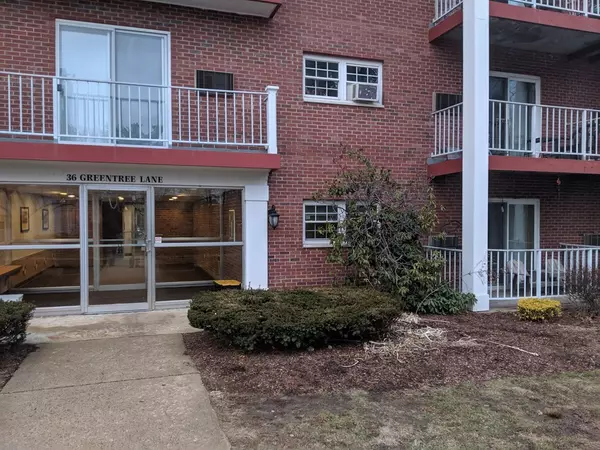 36 Greentree Ln #14, Weymouth, MA 02190