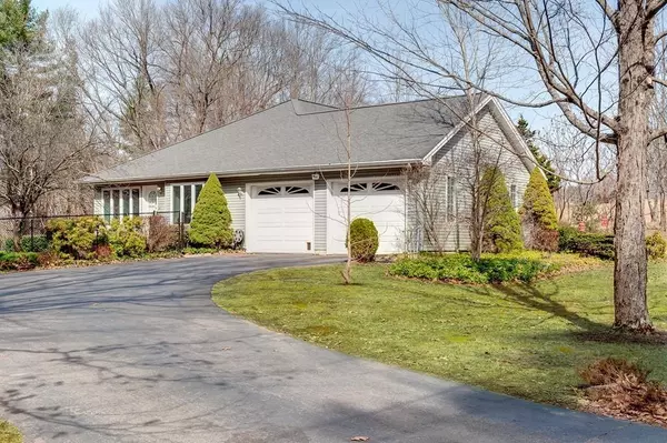 Sturbridge, MA 01566,193 Fiske Hill