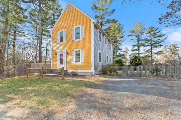 152 Union Park St, Hanson, MA 02350