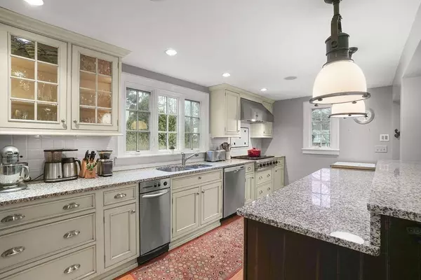 Duxbury, MA 02332,372 Washington St