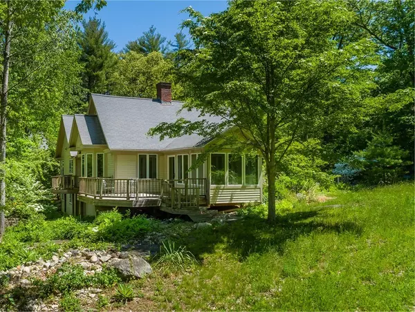 468 Coles Meadow Rd, Northampton, MA 01060